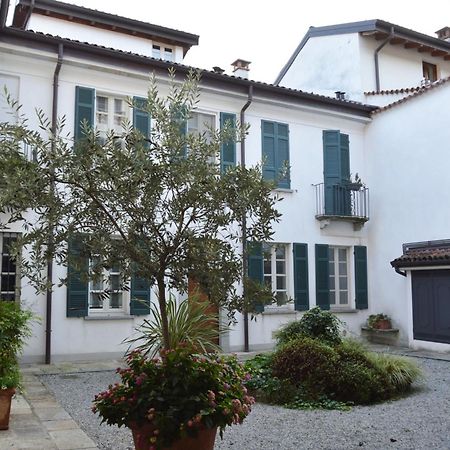Villa Maghetti - Modernized Flat In Historic Palazzo In The Center Of Luino Exteriör bild