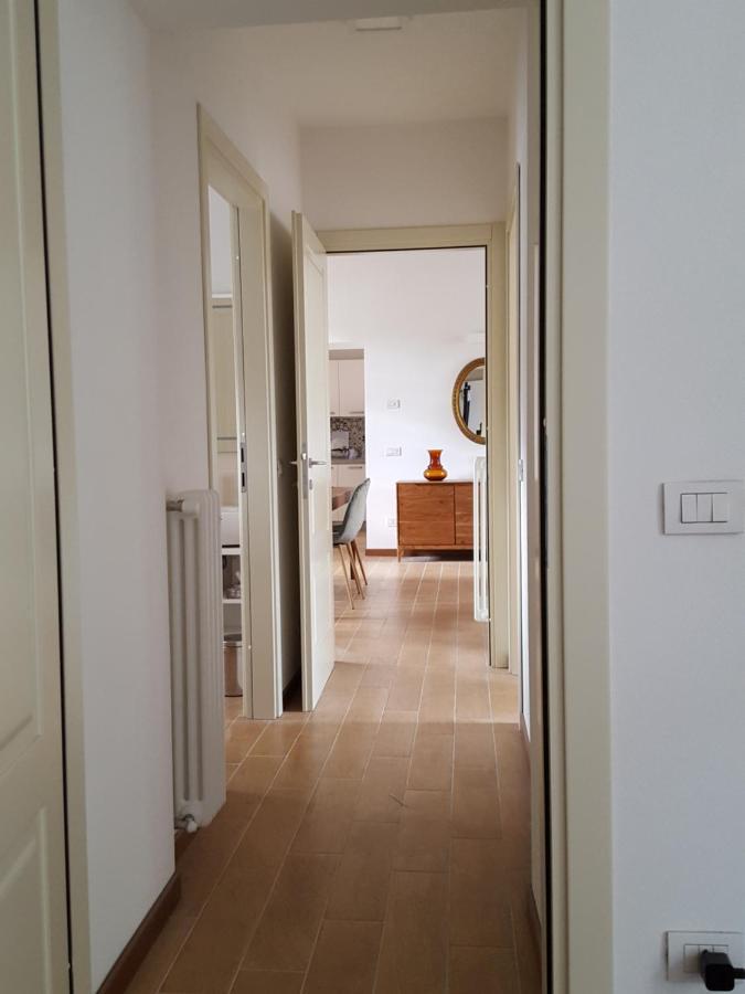 Villa Maghetti - Modernized Flat In Historic Palazzo In The Center Of Luino Exteriör bild